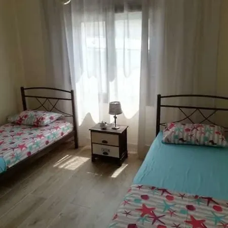 John And Tania's Garden Tatil Evi *