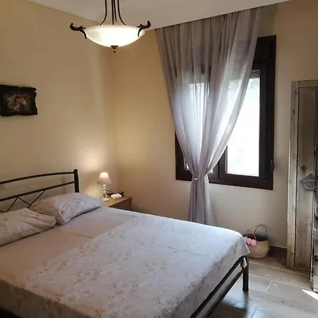 John And Tania's Garden Tatil Evi *