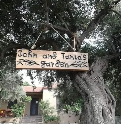 Tatil Evi John And Tania's Garden